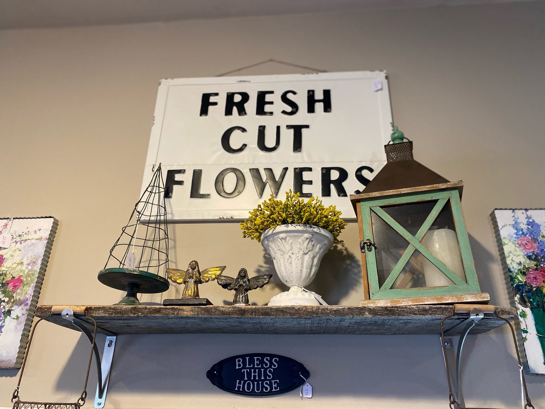 Fresh Cut Flowers shelf display in the Zerrillo Gardens gift shop